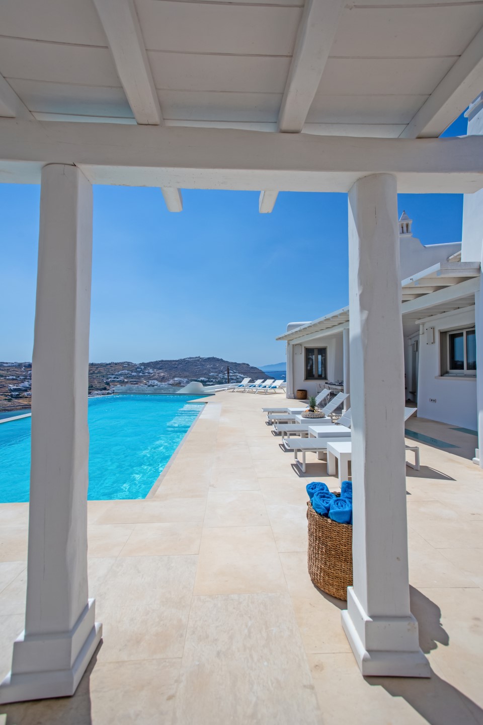 Villa Anemone Mykonos - Luxury Villa for large groups, 2 pools