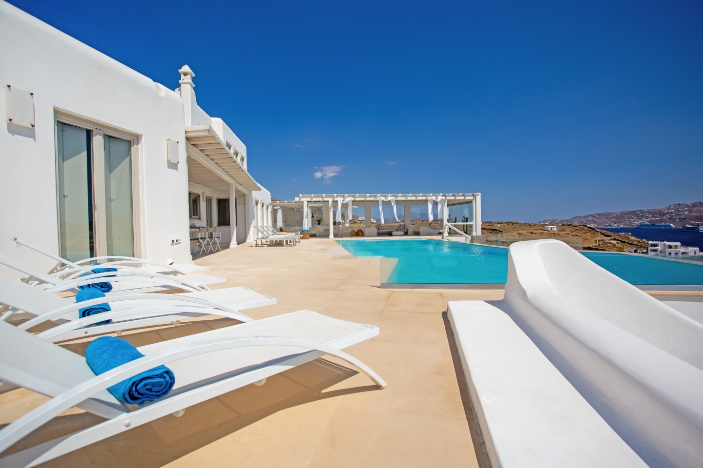 Villa Anemone Mykonos - Luxury Villa for large groups, 2 pools