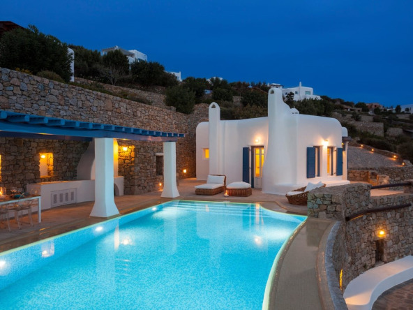 Villa Aurora Mykonos - 3 bedroom luxury villa with private pool