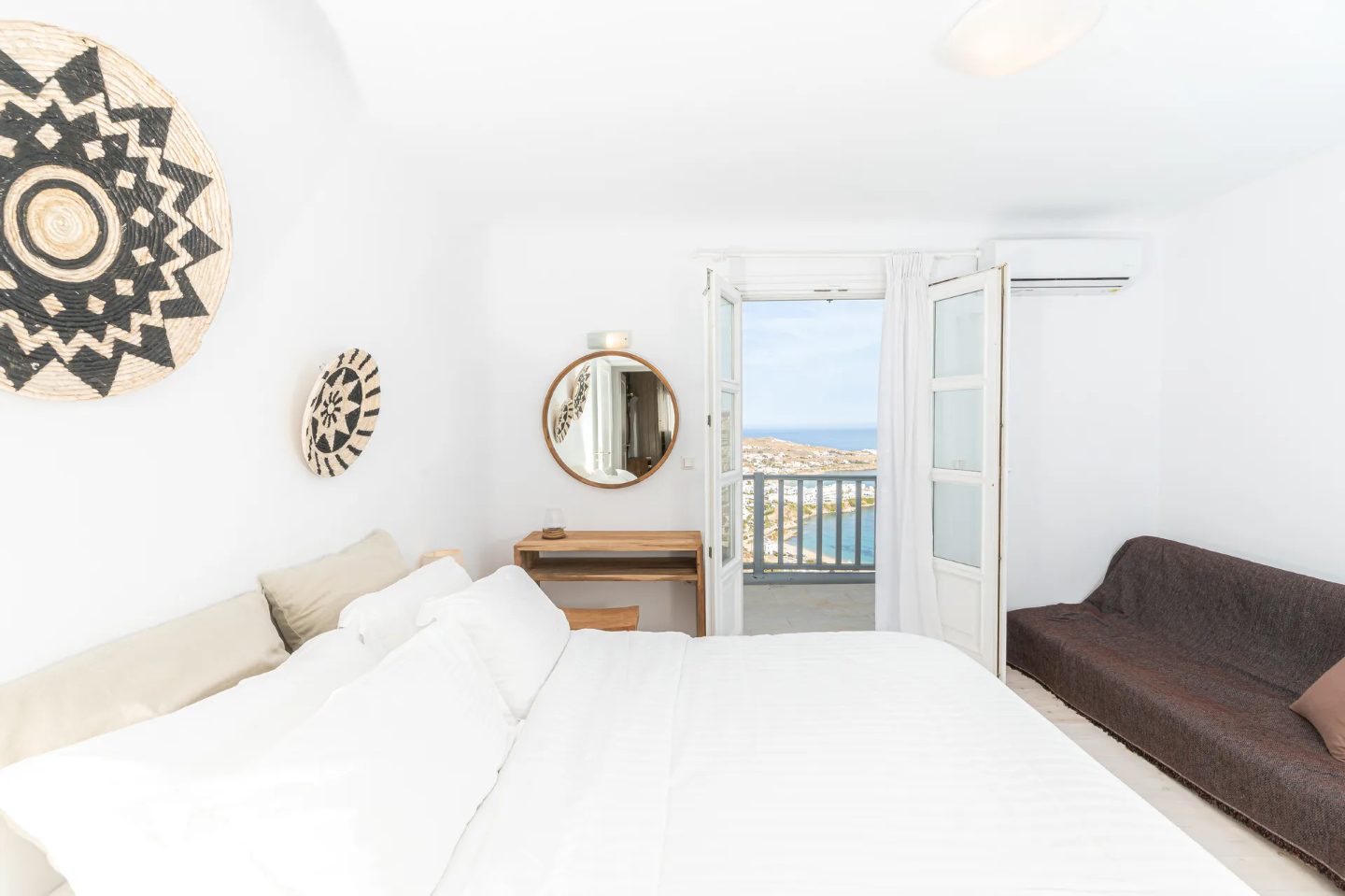 Villa Desire III Mykonos -3 bedroom villa with shared pool, Psarou