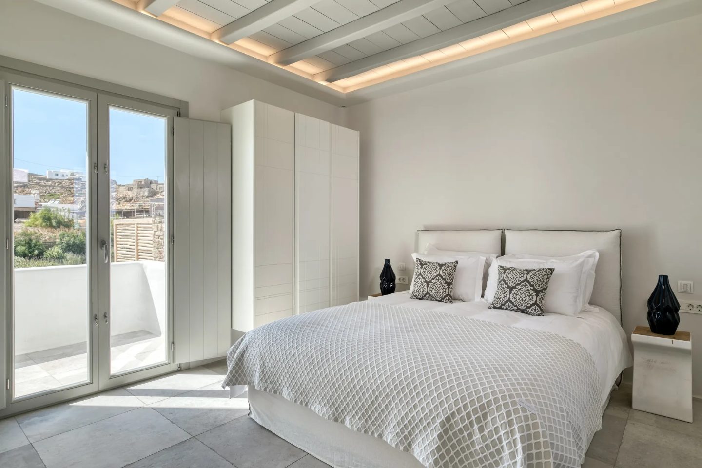 Villa Levandes Mykonos - 4 bedroom property with view & Jacuzzi