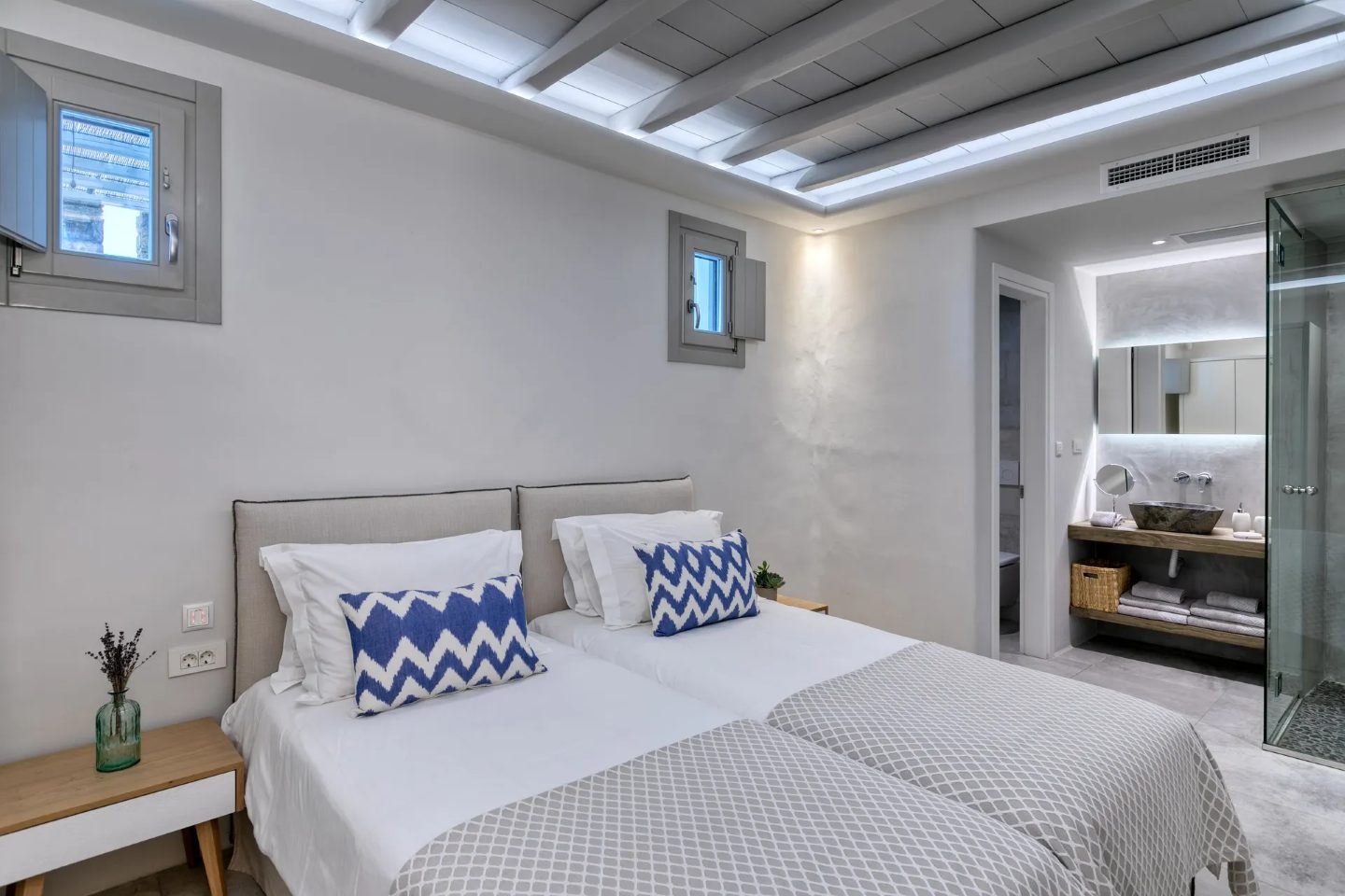 Villa Levandes Mykonos - 4 bedroom property with view & Jacuzzi