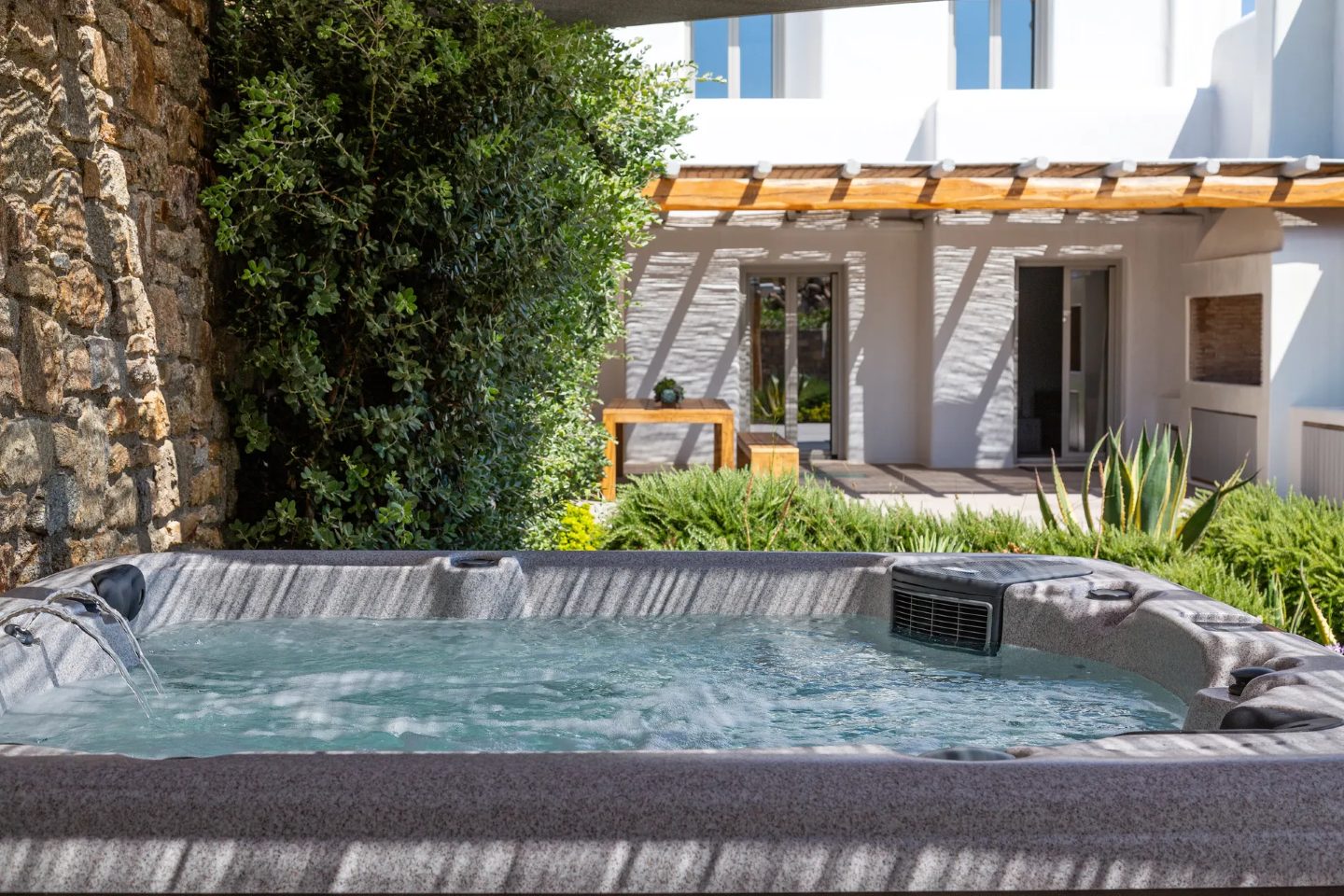 Villa Levandes Mykonos - 4 bedroom property with view & Jacuzzi