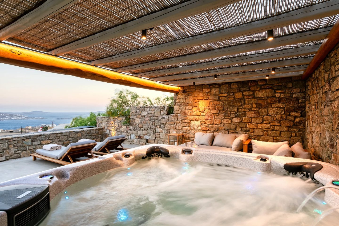 Villa Levandes Mykonos - 4 bedroom property with view & Jacuzzi