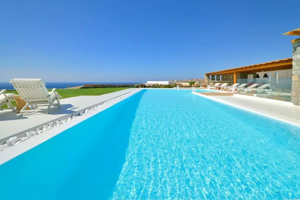 Villa Pathos Mykonos - 4 bedroom family property over Elia Beach