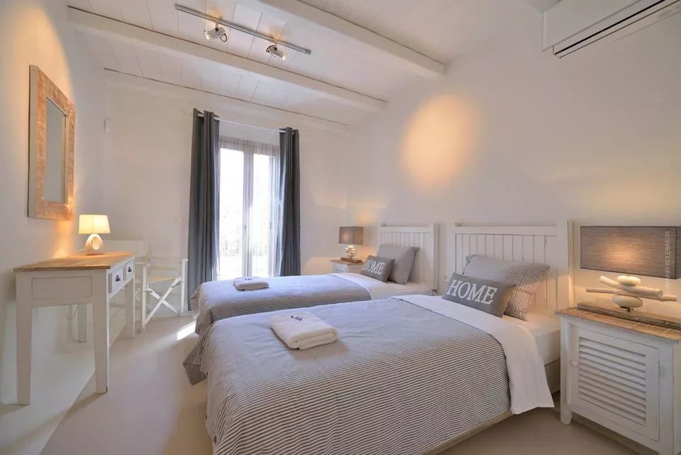 Villa Pathos Mykonos - 4 bedroom family property over Elia Beach