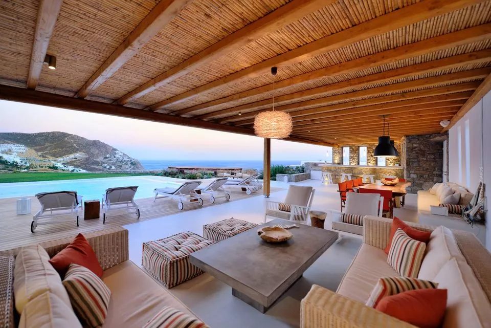 Villa Pathos Mykonos - 4 bedroom family property over Elia Beach