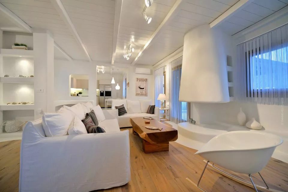 Villa Pathos Mykonos - 4 bedroom family property over Elia Beach
