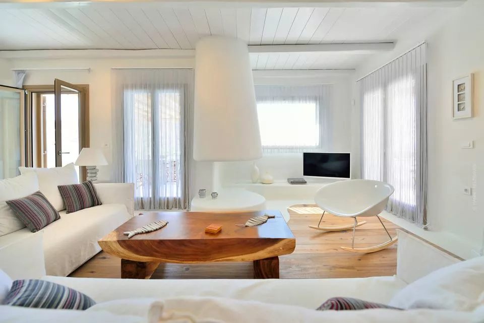 Villa Pathos Mykonos - 4 bedroom family property over Elia Beach