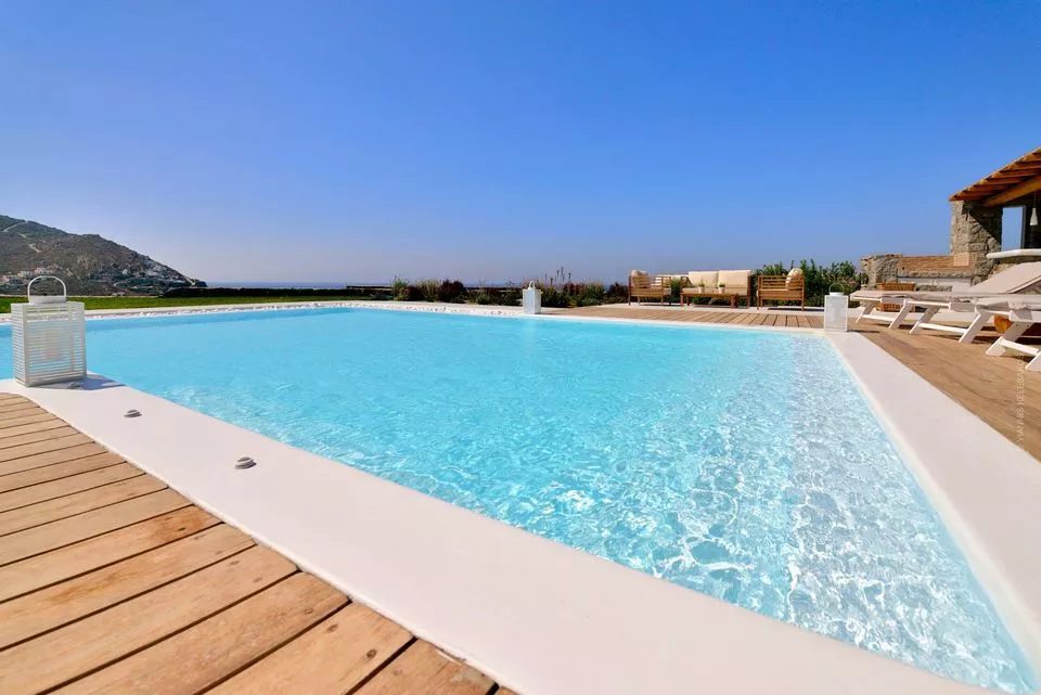 Villa Pathos Mykonos - 4 bedroom family property over Elia Beach