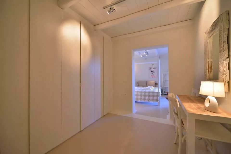 Villa Pathos Mykonos - 4 bedroom family property over Elia Beach