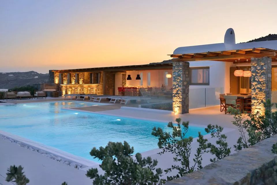 Villa Pathos Mykonos - 4 bedroom family property over Elia Beach