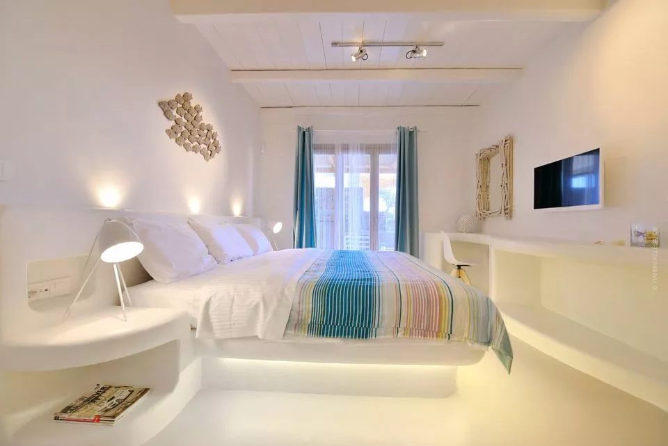 Villa Pathos Mykonos - 4 bedroom family property over Elia Beach