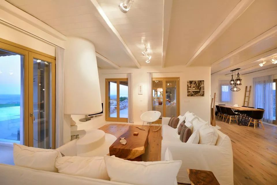 Villa Pathos Mykonos - 4 bedroom family property over Elia Beach