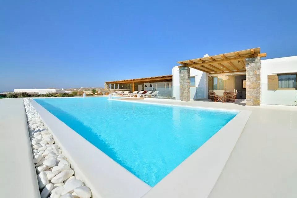 Villa Pathos Mykonos - 4 bedroom family property over Elia Beach