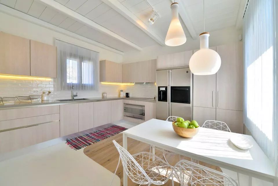 Villa Pathos Mykonos - 4 bedroom family property over Elia Beach