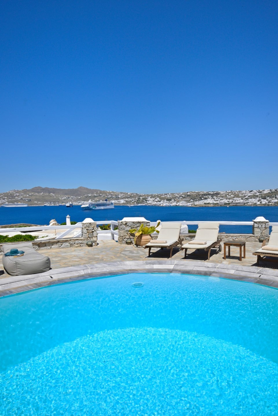 Villa Kanalia Mykonos is a superb 7 bedroom villa with sea view