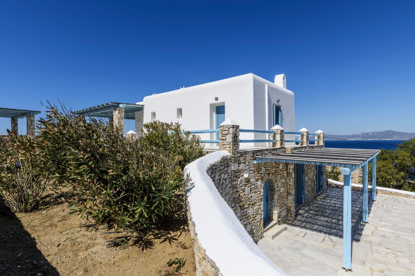 Villa White Star Mykonos | 4-Bed Luxury Villa with Pool & Town View