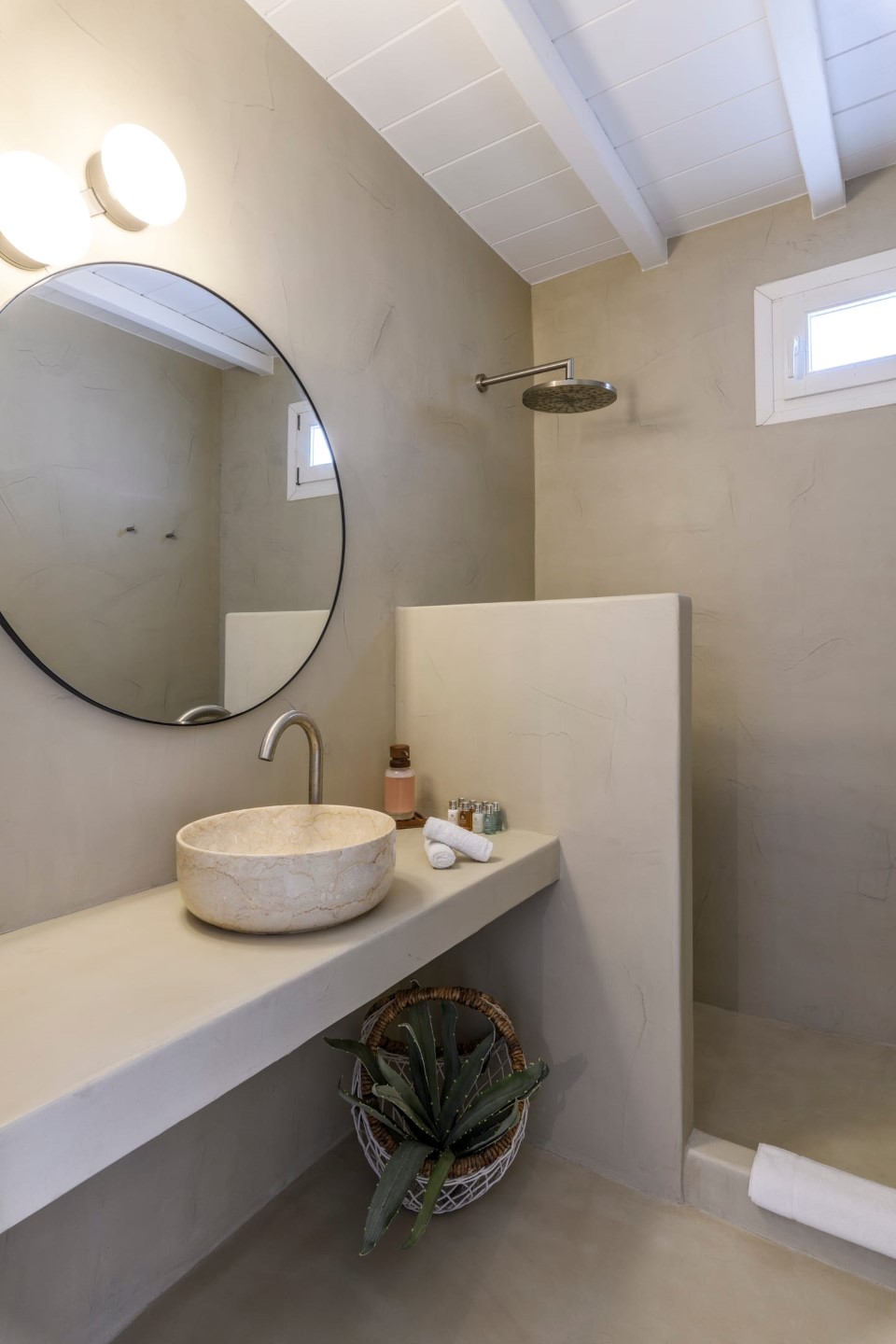 Villa White Star Mykonos | 4-Bed Luxury Villa with Pool & Town View