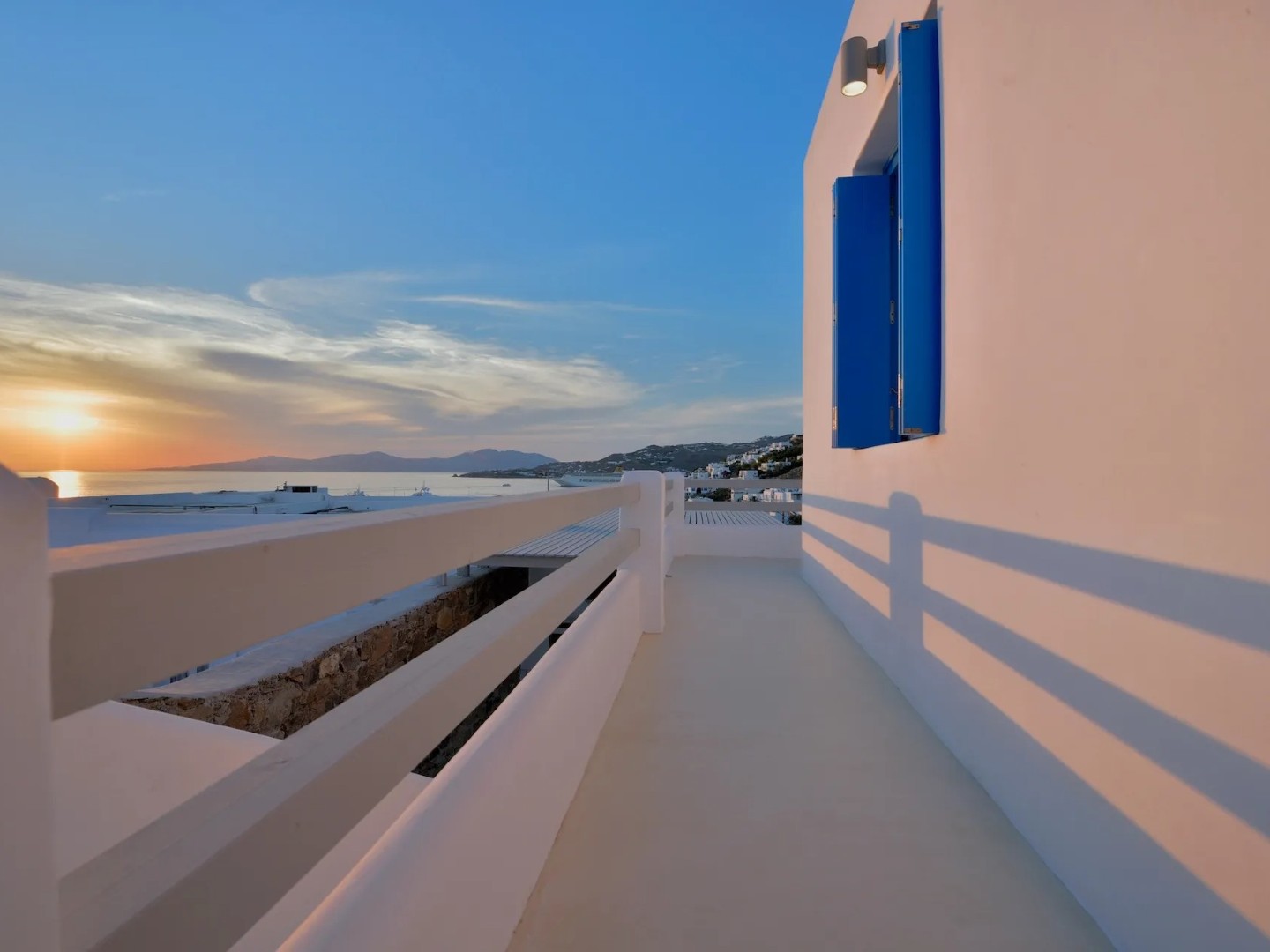 Villa Leonidas Mykonos | 2-Bed Luxury Villa with Pool into Town