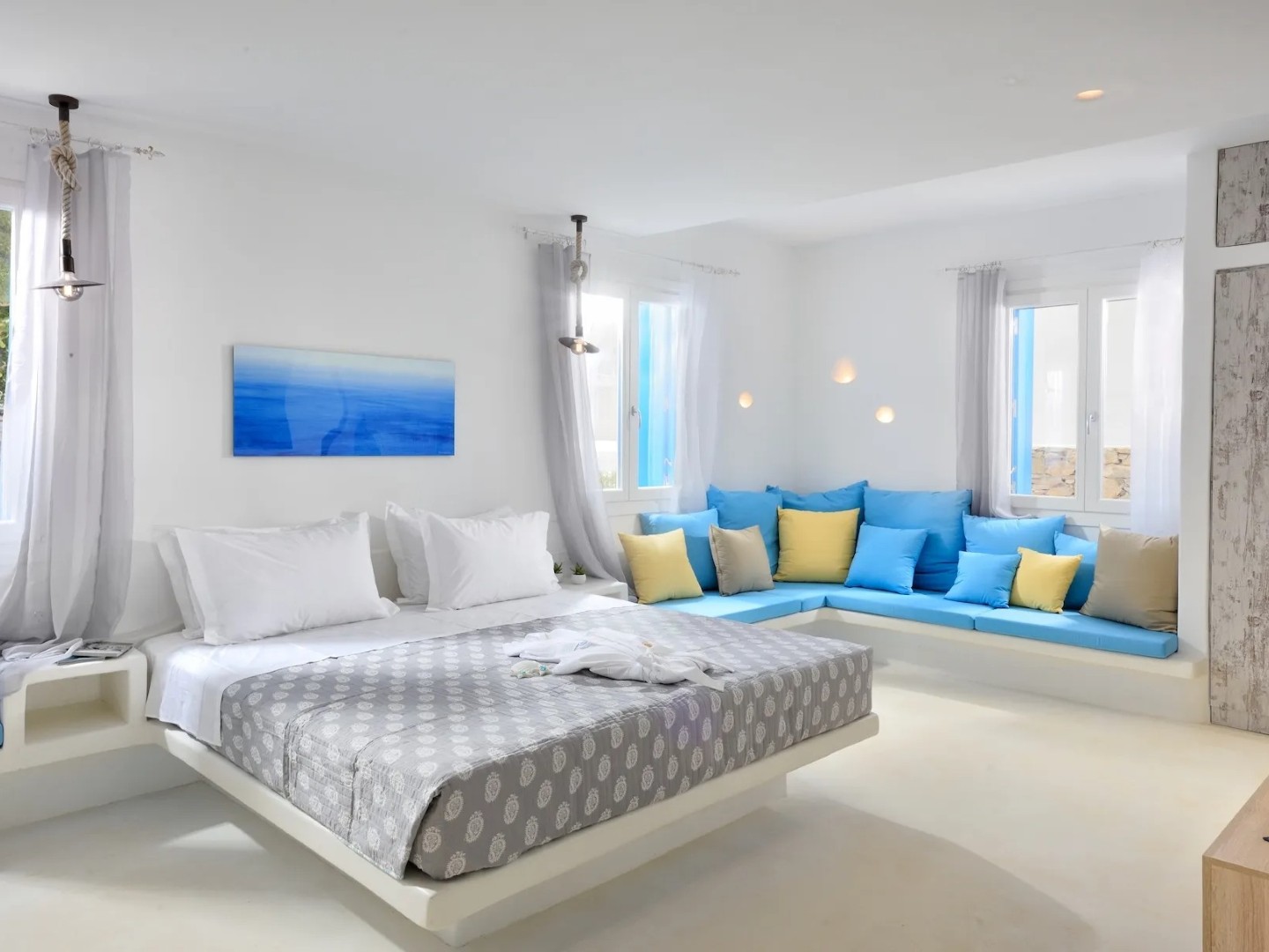 Villa Leonidas Mykonos | 2-Bed Luxury Villa with Pool into Town