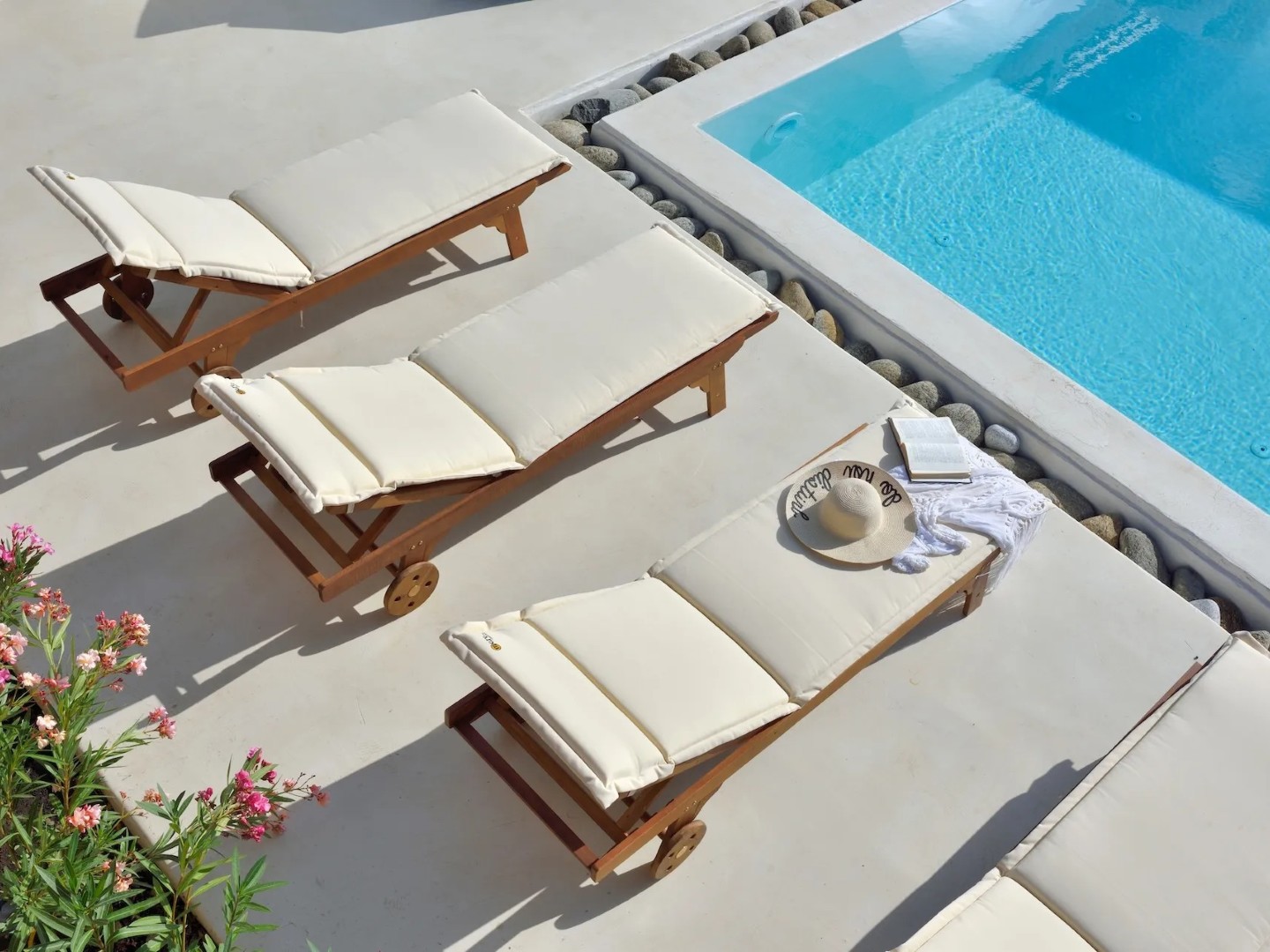 Villa Leonidas Mykonos | 2-Bed Luxury Villa with Pool into Town