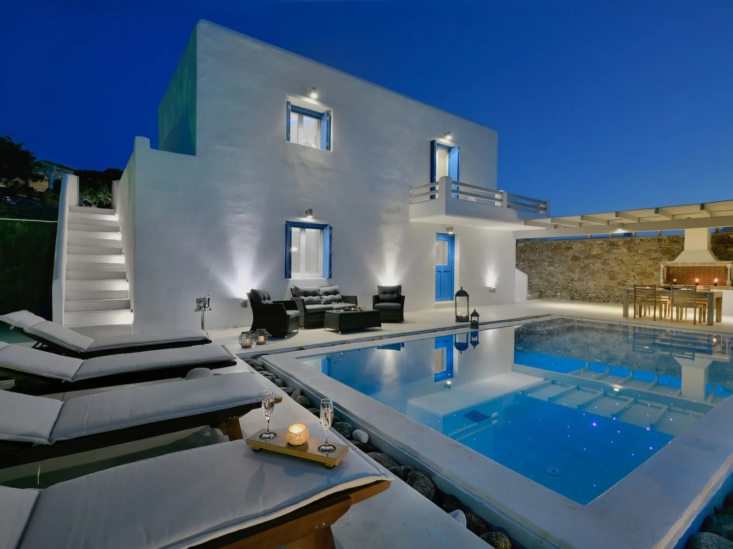 Villa Leonidas Mykonos | 2-Bed Luxury Villa with Pool into Town