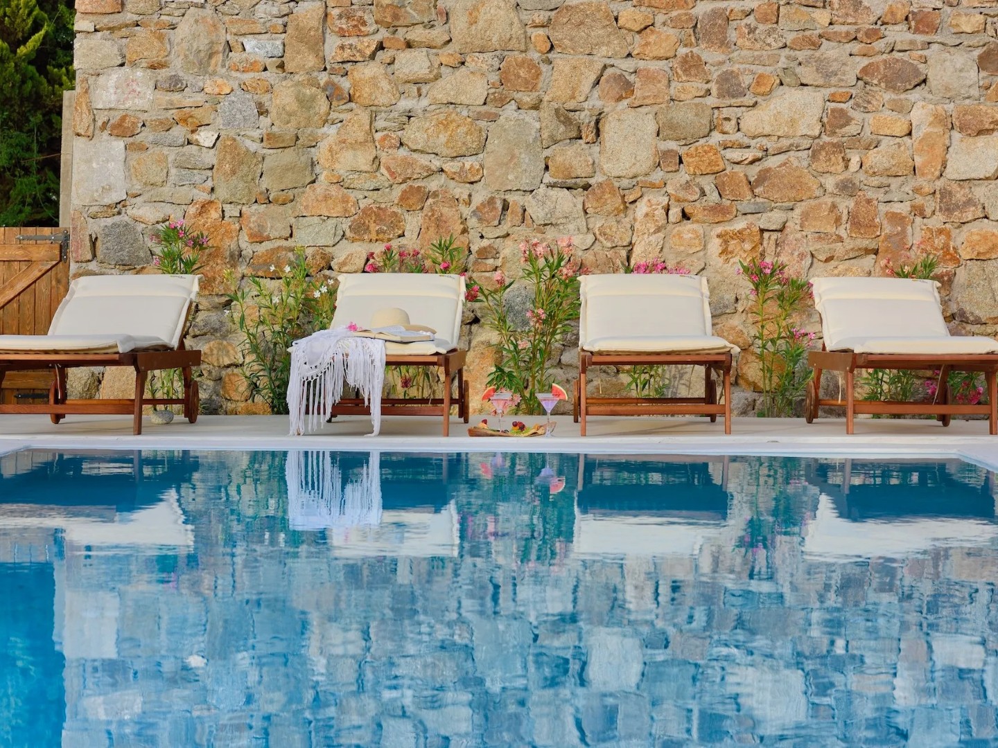 Villa Leonidas Mykonos | 2-Bed Luxury Villa with Pool into Town