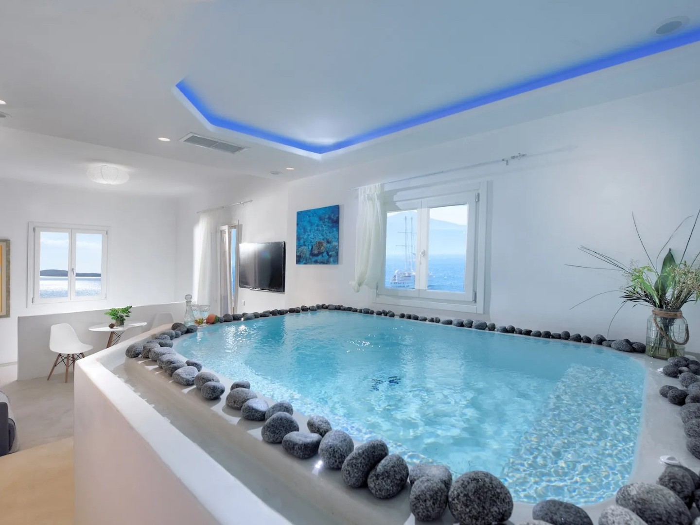 Villa Leonidas Mykonos | 2-Bed Luxury Villa with Pool into Town