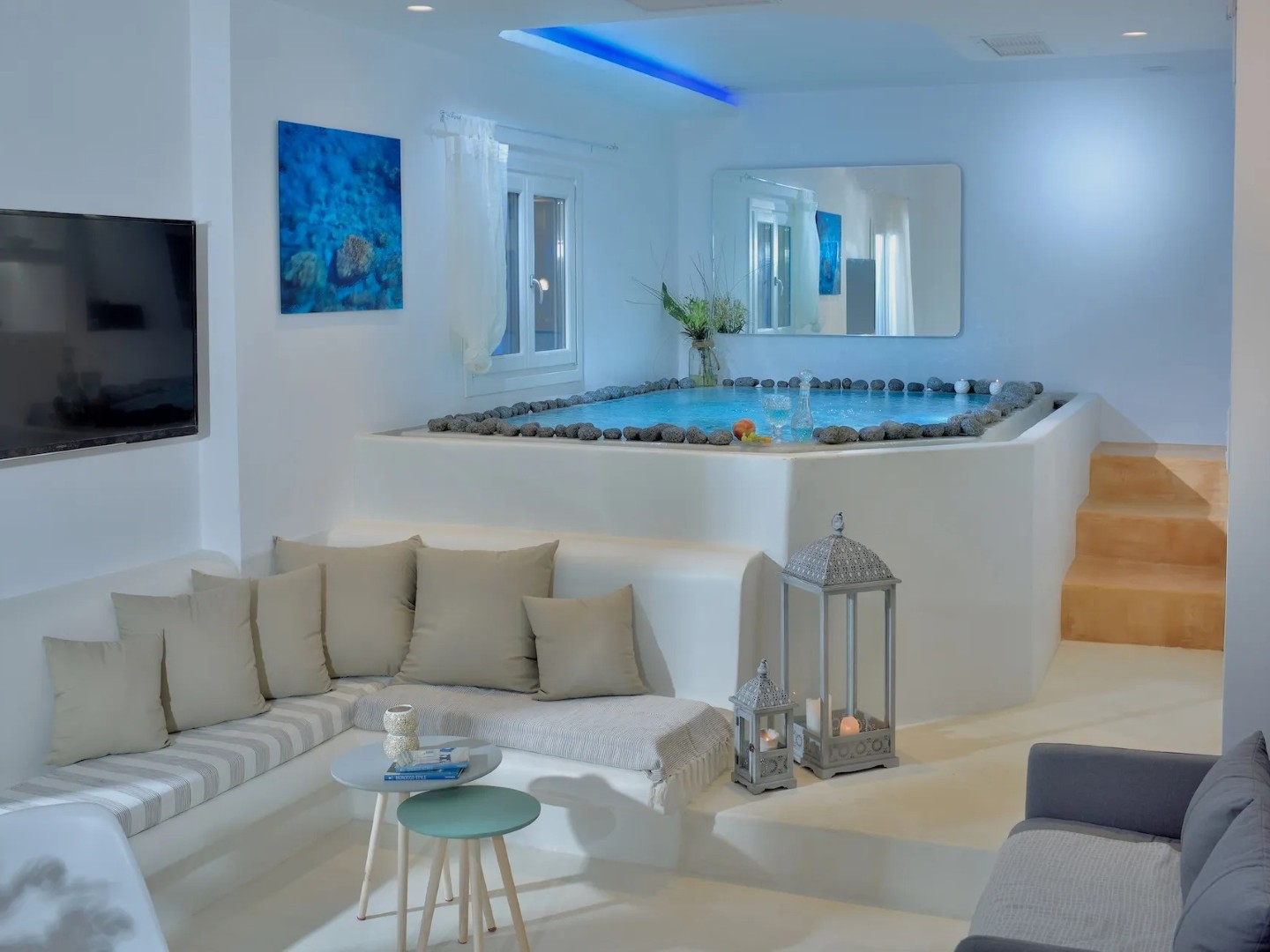 Villa Leonidas Mykonos | 2-Bed Luxury Villa with Pool into Town