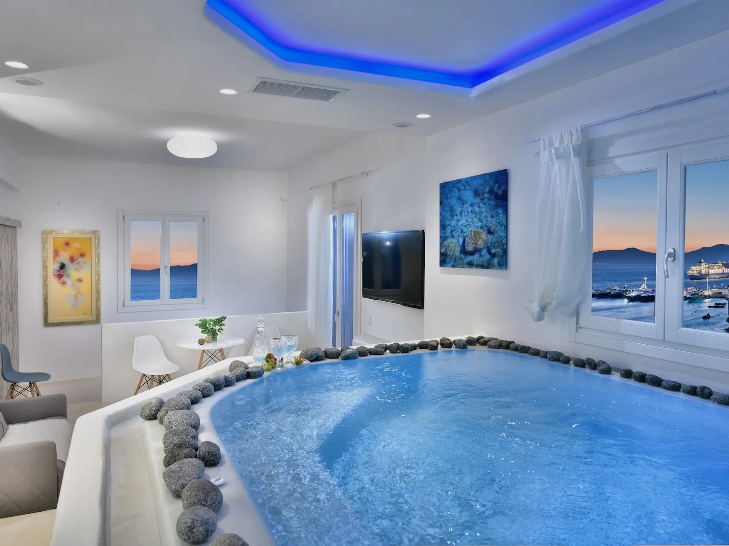 Villa Leonidas Mykonos | 2-Bed Luxury Villa with Pool into Town