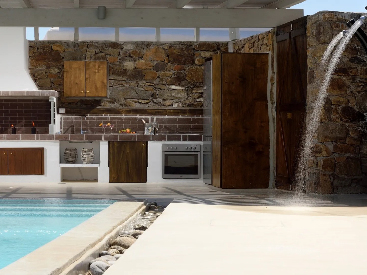 Villa Leonidas Mykonos | 2-Bed Luxury Villa with Pool into Town