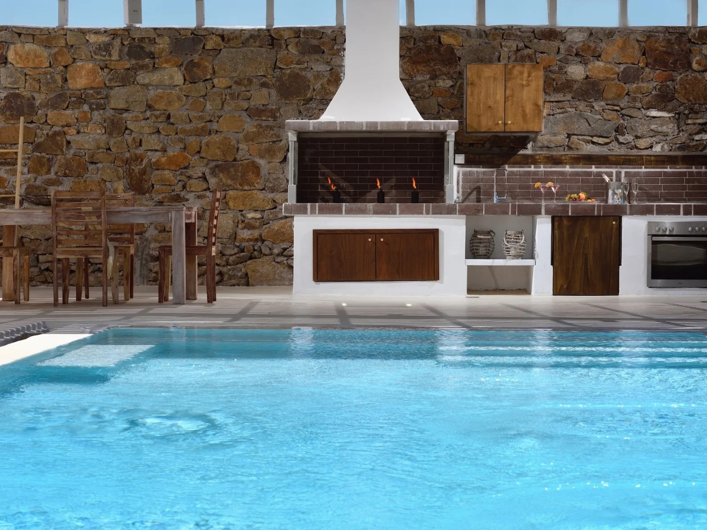 Villa Leonidas Mykonos | 2-Bed Luxury Villa with Pool into Town