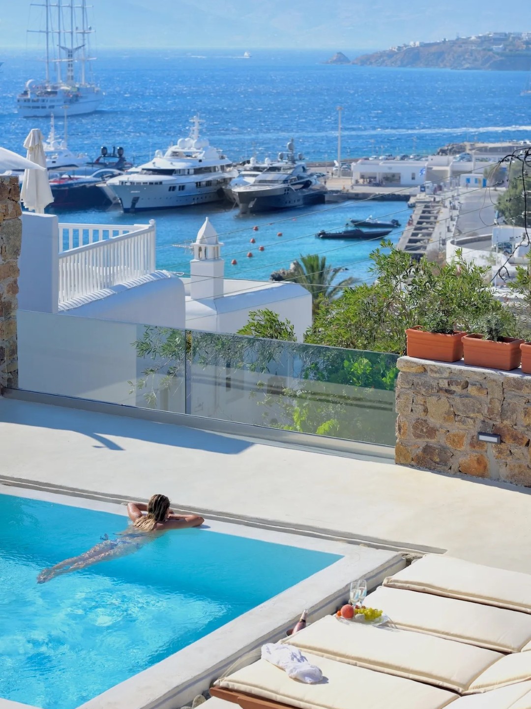 Villa Leonidas Mykonos | 2-Bed Luxury Villa with Pool into Town