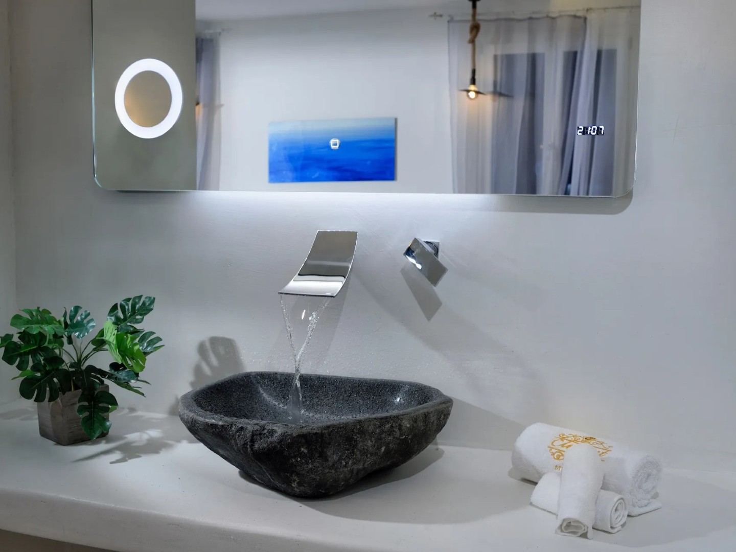 Villa Leonidas Mykonos | 2-Bed Luxury Villa with Pool into Town