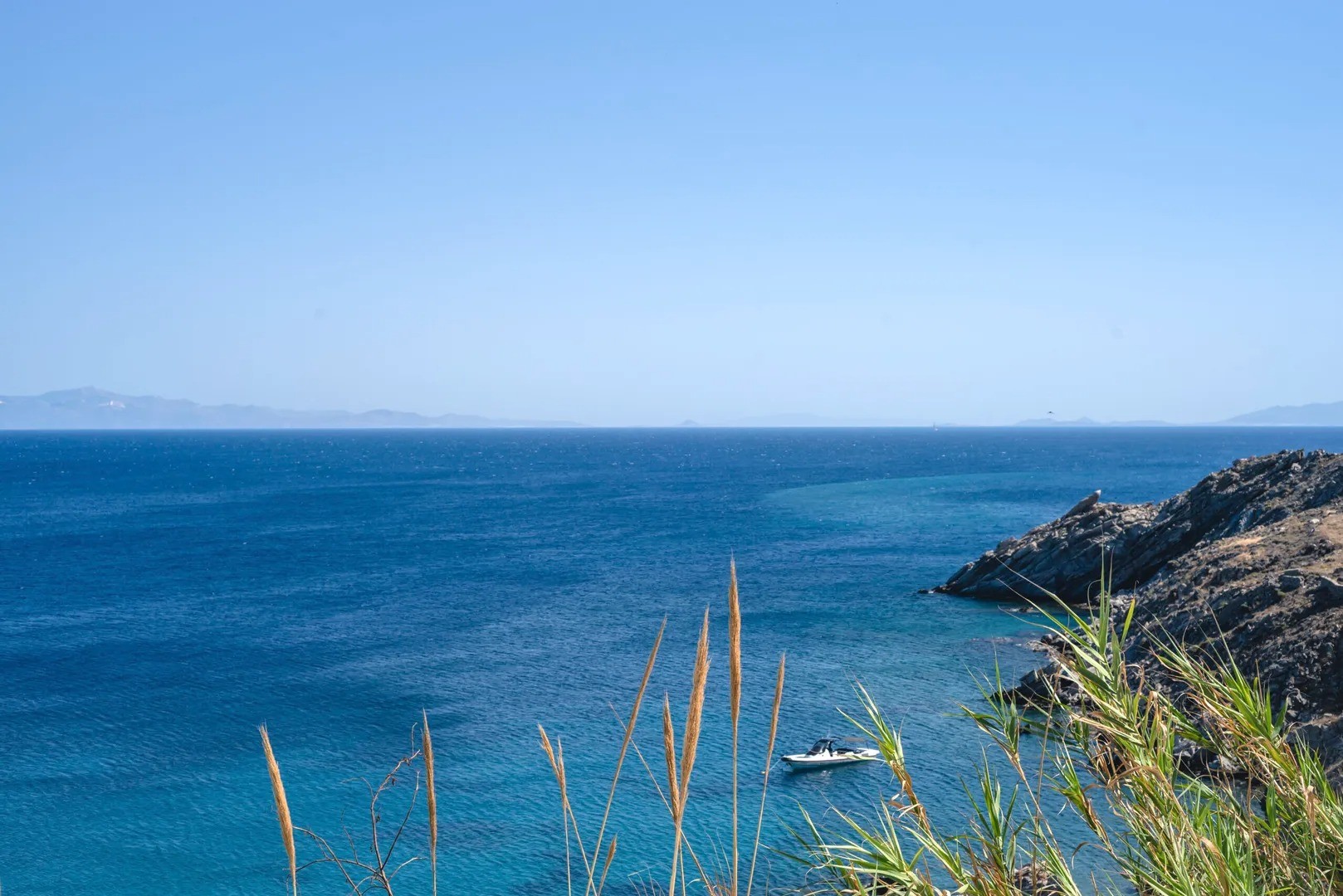 Villa Leonidas Mykonos | 2-Bed Luxury Villa with Pool into Town