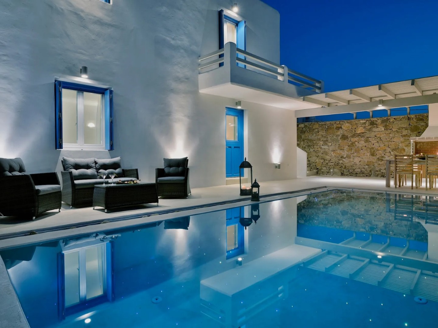 Villa Leonidas Mykonos | 2-Bed Luxury Villa with Pool into Town