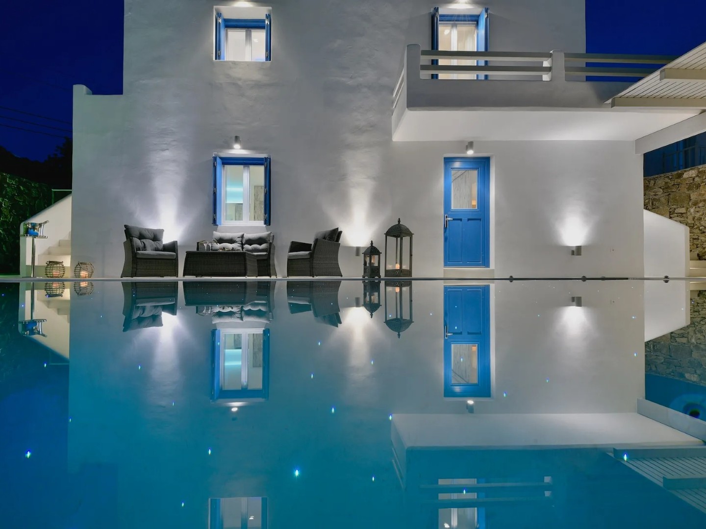 Villa Leonidas Mykonos | 2-Bed Luxury Villa with Pool into Town