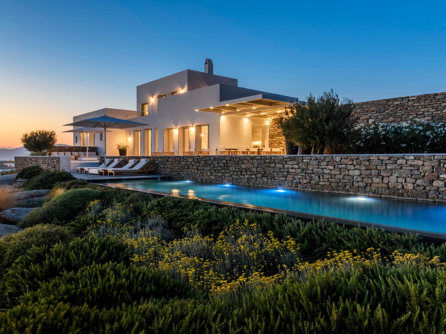 Villa Tagoo Hill Mykonos| 5-Bed Luxury Villa with Large Infinity Pool
